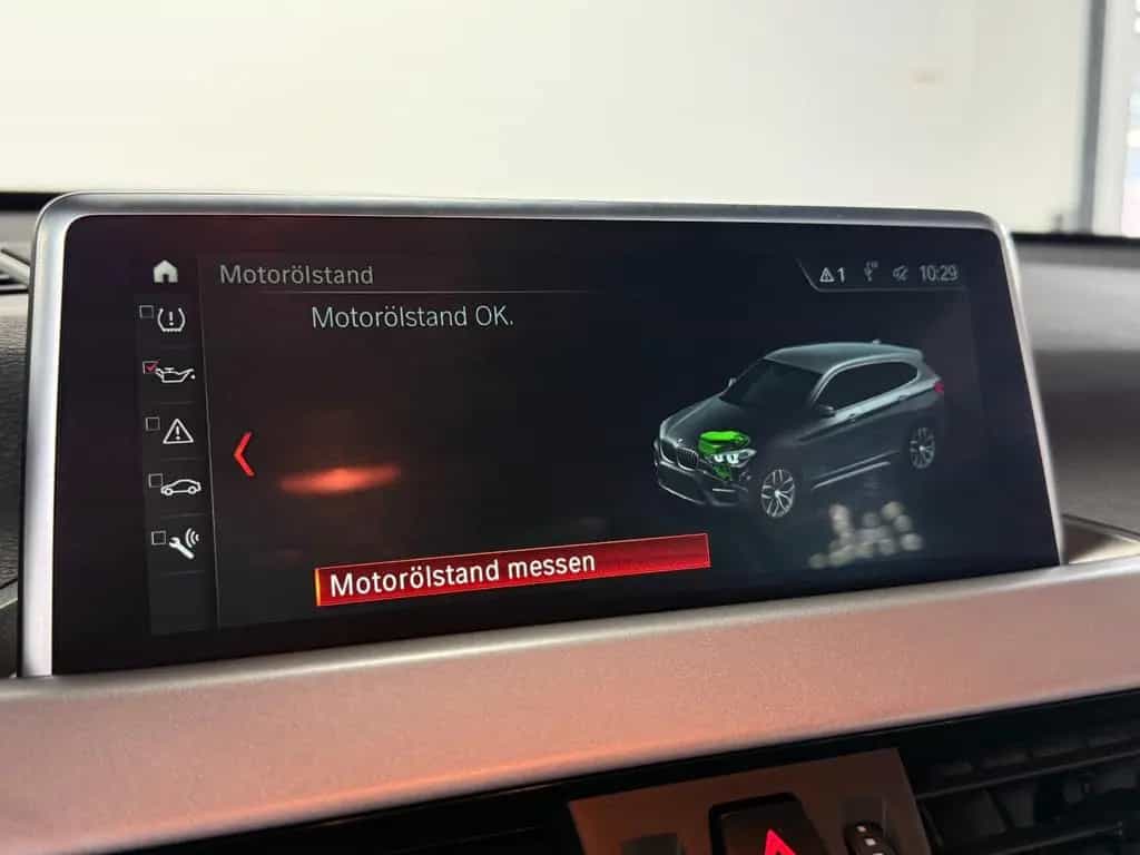 BMW X1 sDrive20i AUTOMATIK*HUD*KAMERA*AHK*KEYLESS 05/2019-photo-33