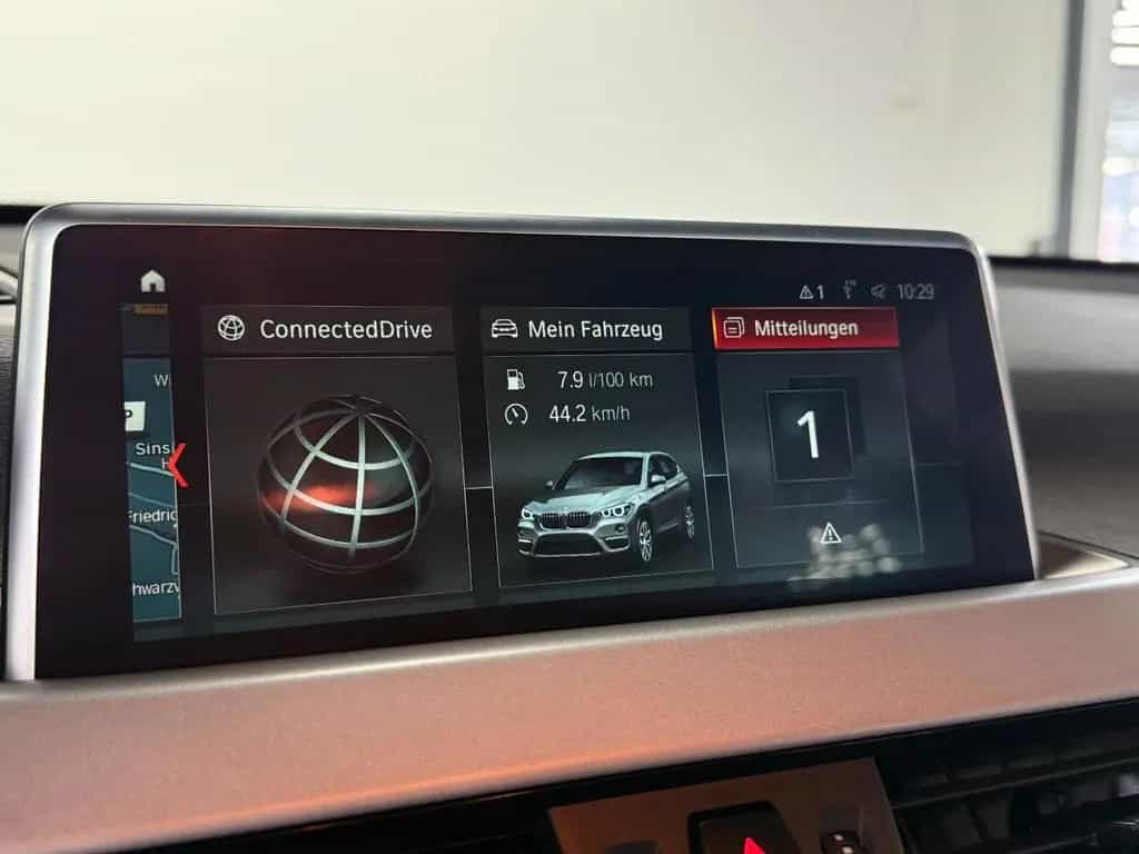 BMW X1 sDrive20i AUTOMATIK*HUD*KAMERA*AHK*KEYLESS 05/2019-photo-34