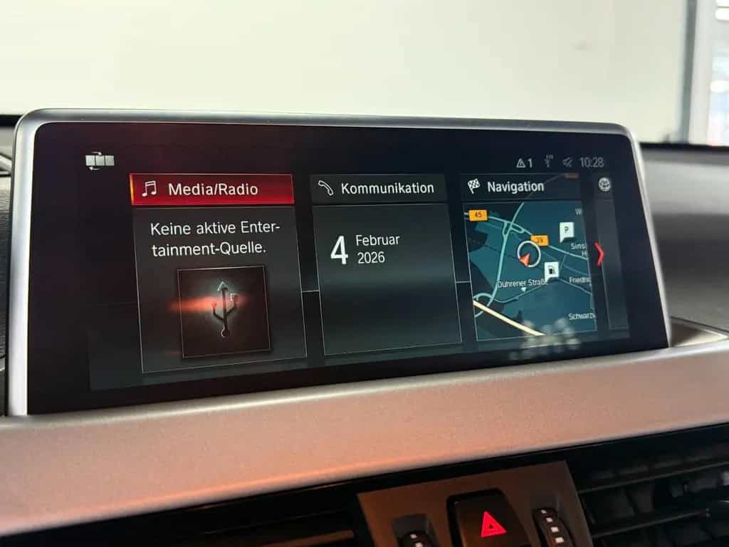 BMW X1 sDrive20i AUTOMATIK*HUD*KAMERA*AHK*KEYLESS 05/2019-photo-35