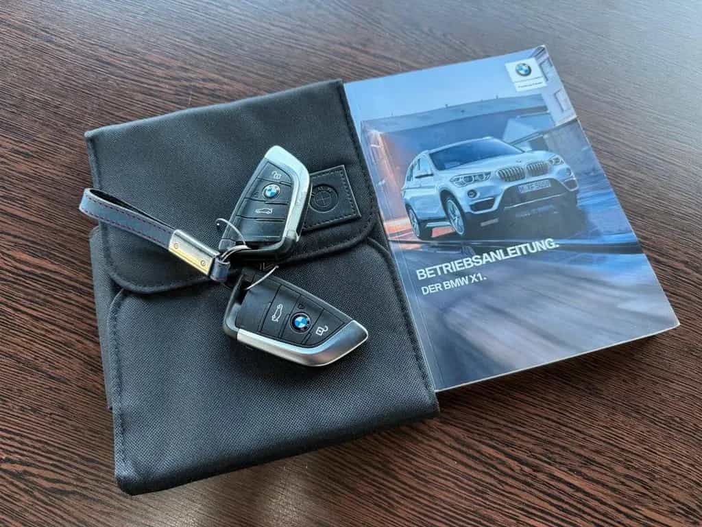 BMW X1 sDrive20i AUTOMATIK*HUD*KAMERA*AHK*KEYLESS 05/2019-photo-39