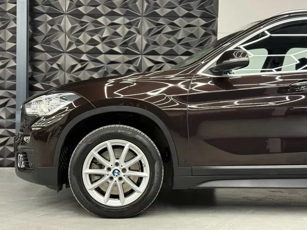 BMW X1 sDrive20i AUTOMATIK*HUD*KAMERA*AHK*KEYLESS 05/2019-photo-4