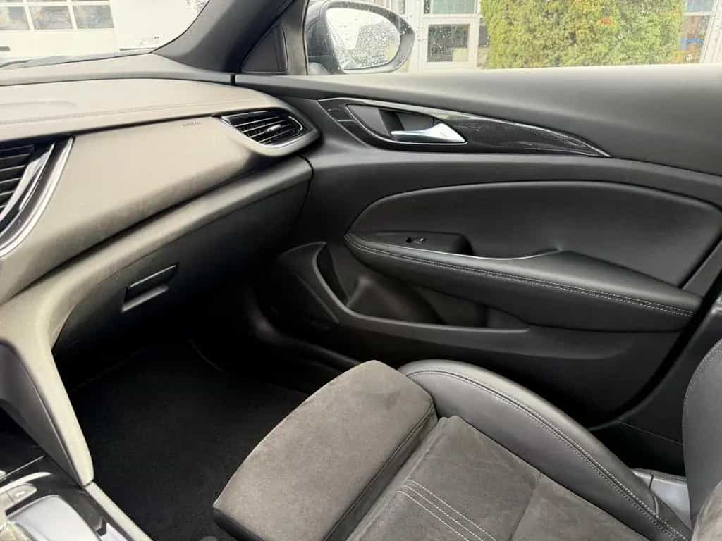 Opel Insignia B Sports Tourer Ultimate mit AHK 02/2022-photo-19