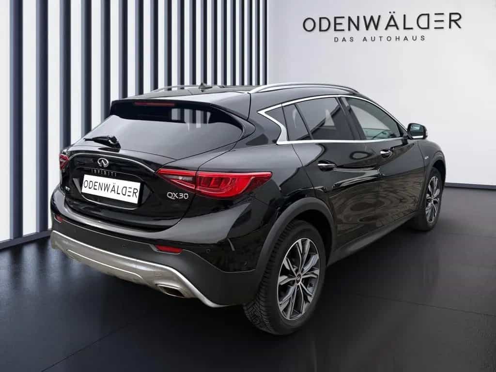 Infiniti QX30 2.2dPremium Allrad LED+Navi+SHZ+2xKlima+Kam 02/2017-photo-12