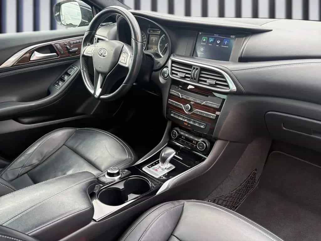 Infiniti QX30 2.2dPremium Allrad LED+Navi+SHZ+2xKlima+Kam 02/2017-photo-13