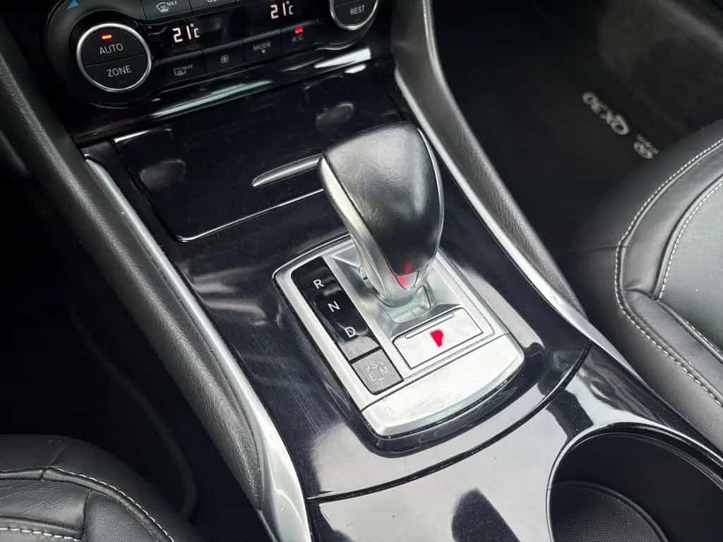 Infiniti QX30 2.2dPremium Allrad LED+Navi+SHZ+2xKlima+Kam 02/2017-photo-18