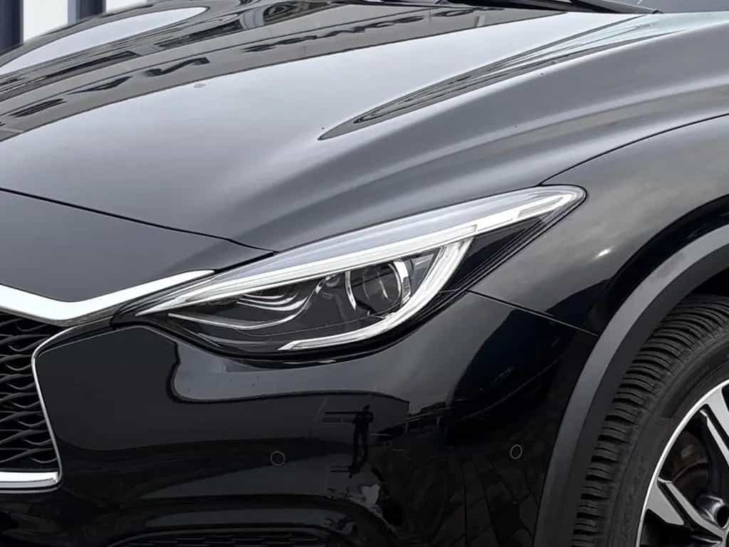 Infiniti QX30 2.2dPremium Allrad LED+Navi+SHZ+2xKlima+Kam 02/2017-photo-2