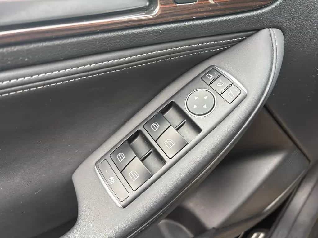 Infiniti QX30 2.2dPremium Allrad LED+Navi+SHZ+2xKlima+Kam 02/2017-photo-21