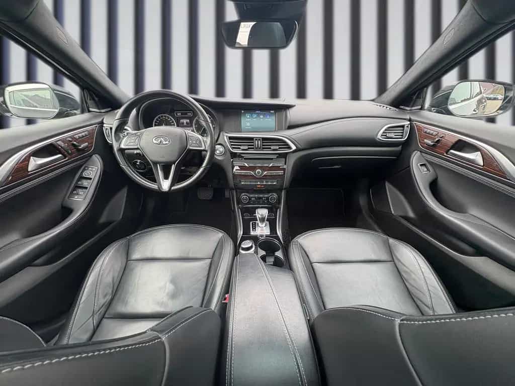Infiniti QX30 2.2dPremium Allrad LED+Navi+SHZ+2xKlima+Kam 02/2017-photo-9