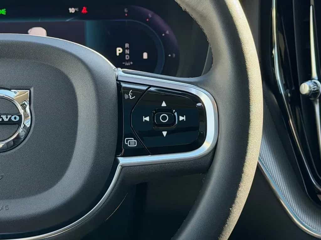 Volvo XC60 B5 D Ultimate Dark AWD*STHZG*PANO*360°*ACC 11/2022-photo-38