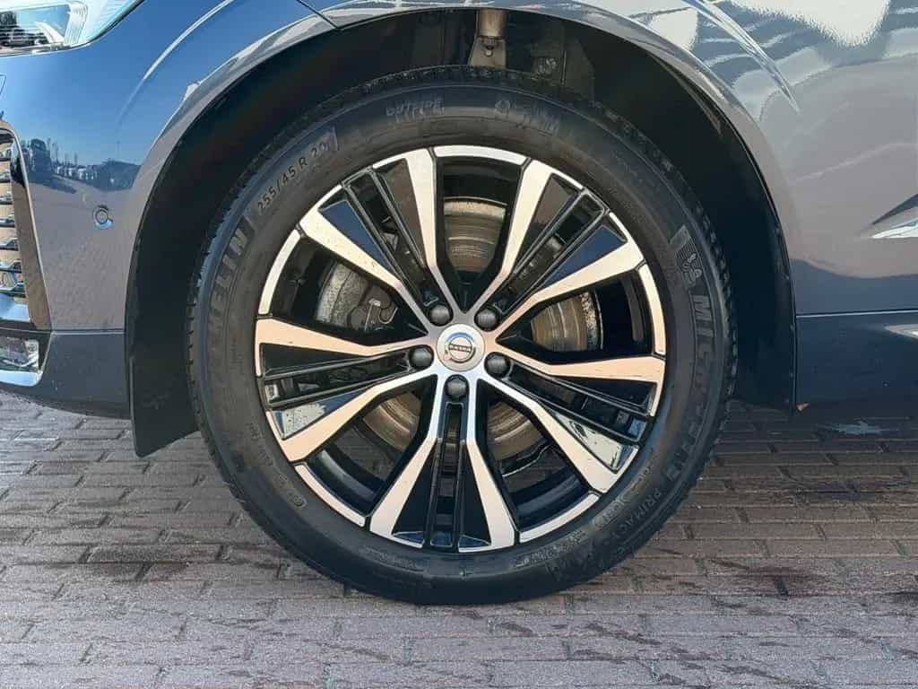 Volvo XC60 B5 D Ultimate Dark AWD*STHZG*PANO*360°*ACC 11/2022-photo-4