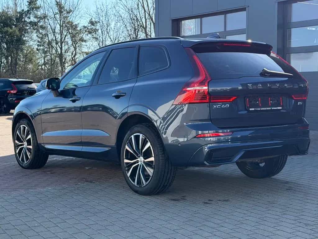 Volvo XC60 B5 D Ultimate Dark AWD*STHZG*PANO*360°*ACC 11/2022-photo-6