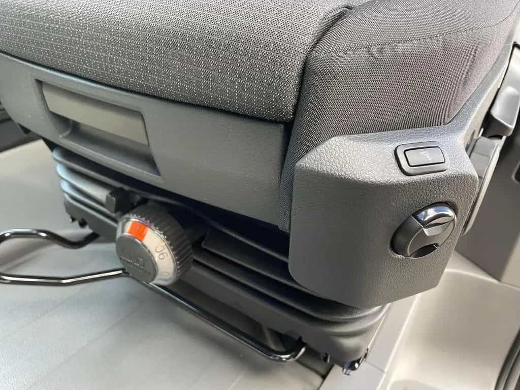 MAN TGE 3.180 L4H3 Kasten STANDHZ ACC LED SITZHZ 04/2026-photo-32