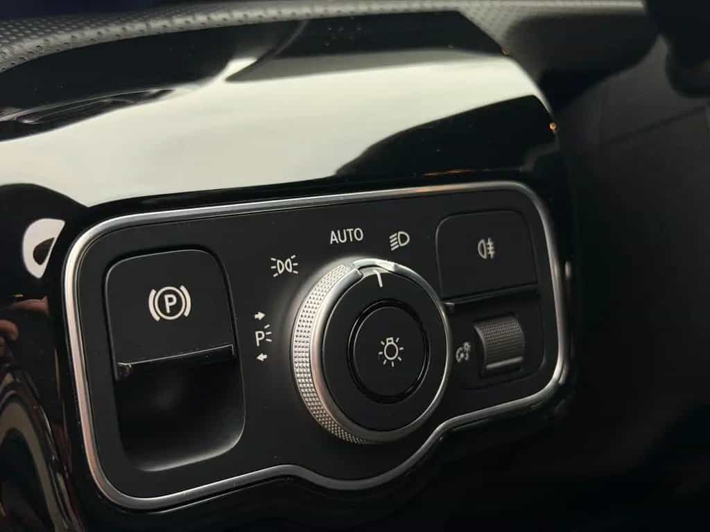 Mercedes-Benz CLA-Class 200 AMG-Line ALCANTARA/CAM/LED 06/2020-photo-31