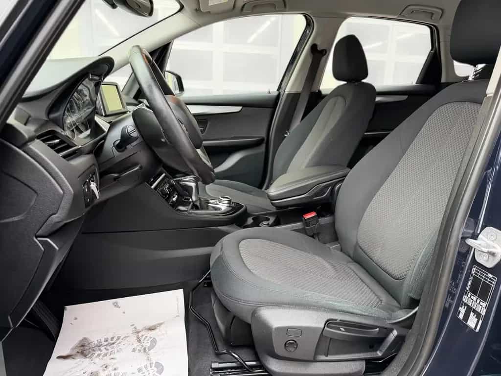 BMW 220 Active Tourer 220 i Advantage Automatik *1.Hand* 06/2016-photo-1