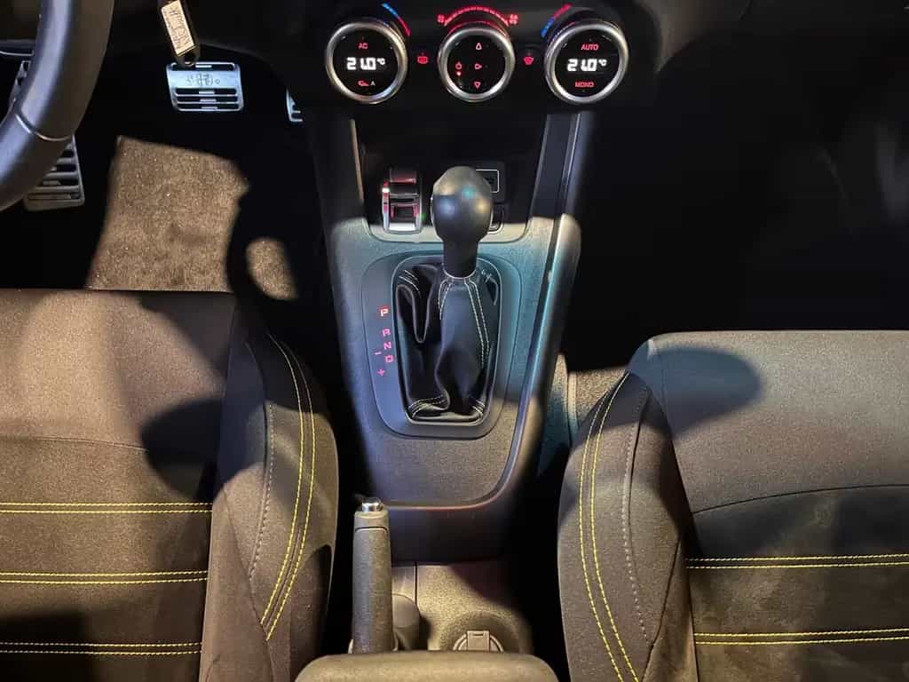 Alfa Romeo Giulietta Speciale Veloce KLIMA XENON NAVI ALU 09/2019-photo-19