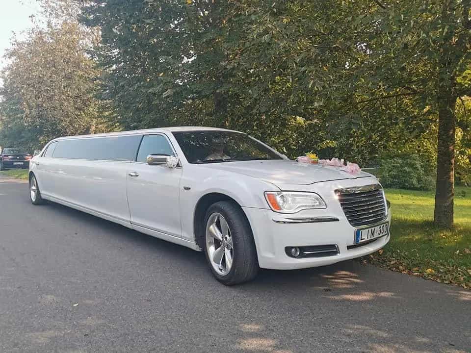 Chrysler 300C 3.6!! Stretchlimousine 18000!!! 11/2011-photo-3