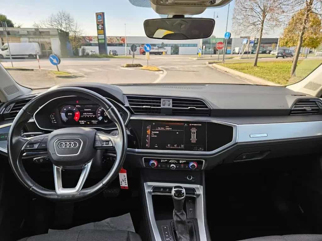 Audi Q3 35 TDI S tronic Business Advanced 02/2021-photo-11