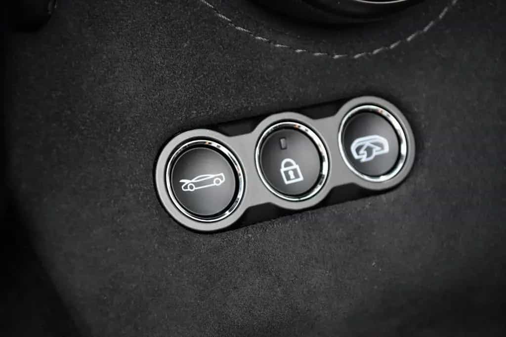 McLaren 720S SPIDER PERFORMANCE CARBON MSO 06/2019-photo-15