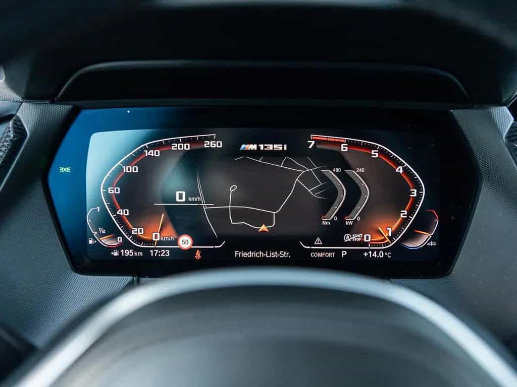 BMW M135 xDrive VC/DAB/SHADOW/CARPLAY/HEAD-UP/LED 04/2021-photo-38