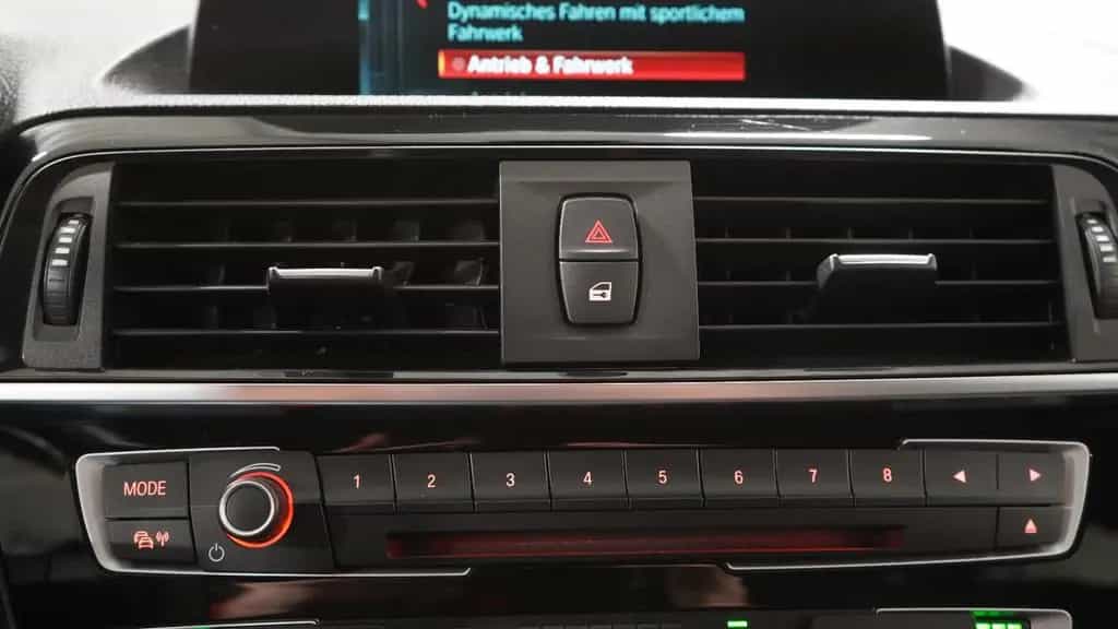 BMW 1 Series 118i F20 Sport Line Automatik - 17"/LED/Navi/AHK 12/2017-photo-21