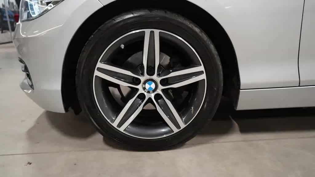 BMW 1 Series 118i F20 Sport Line Automatik - 17"/LED/Navi/AHK 12/2017-photo-1