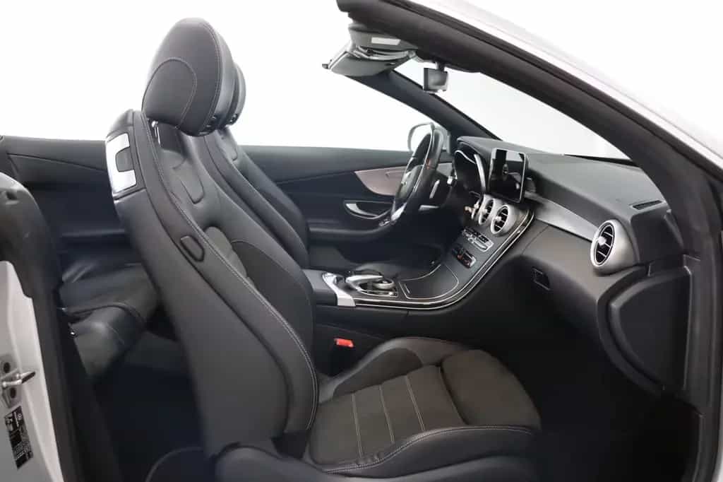 Mercedes-Benz C 220 d Cabrio AMG Line 04/2021-photo-17