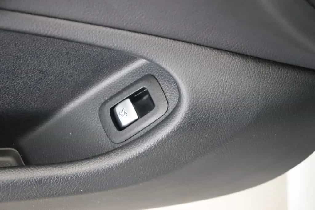 Mercedes-Benz C 220 d Cabrio AMG Line 04/2021-photo-21