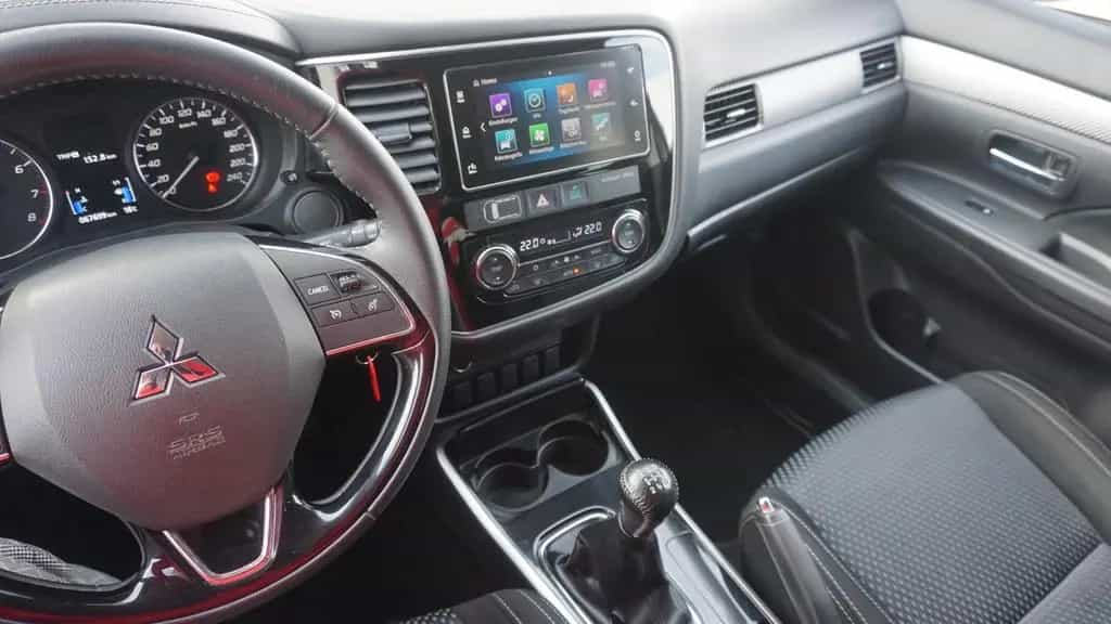 Mitsubishi Outlander 2.0 2WD Kamera Tempomat Sitzheizung 05/2018-photo-12