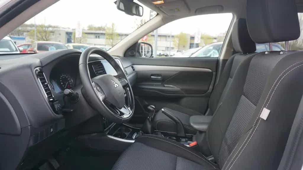 Mitsubishi Outlander 2.0 2WD Kamera Tempomat Sitzheizung 05/2018-photo-28