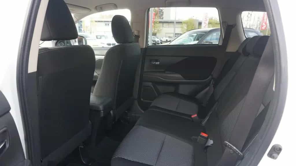 Mitsubishi Outlander 2.0 2WD Kamera Tempomat Sitzheizung 05/2018-photo-29