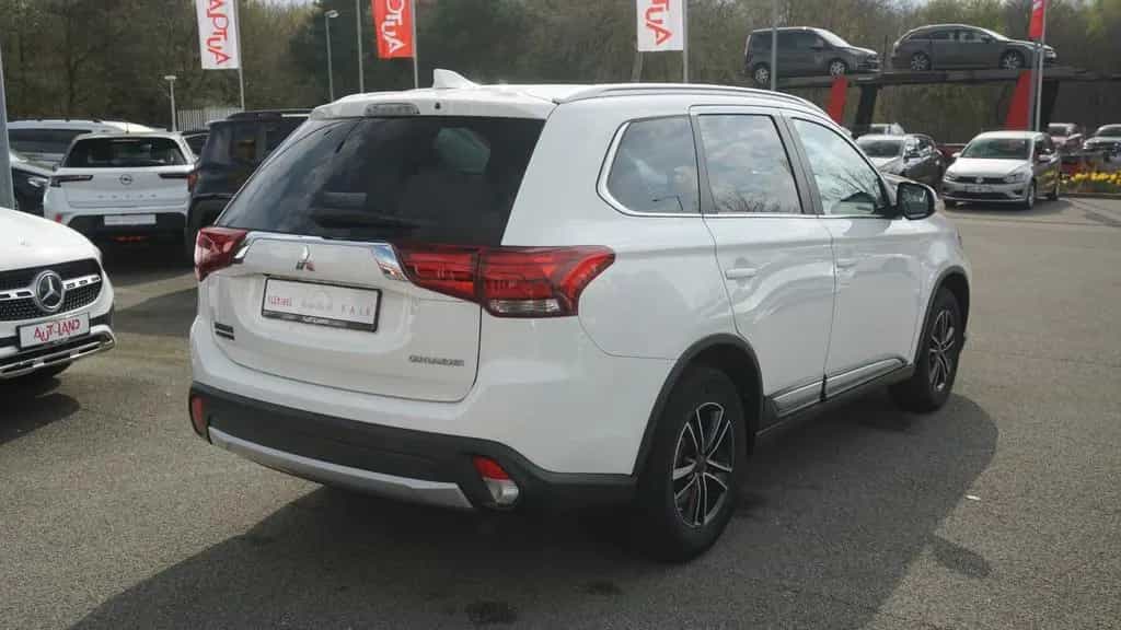Mitsubishi Outlander 2.0 2WD Kamera Tempomat Sitzheizung 05/2018-photo-5