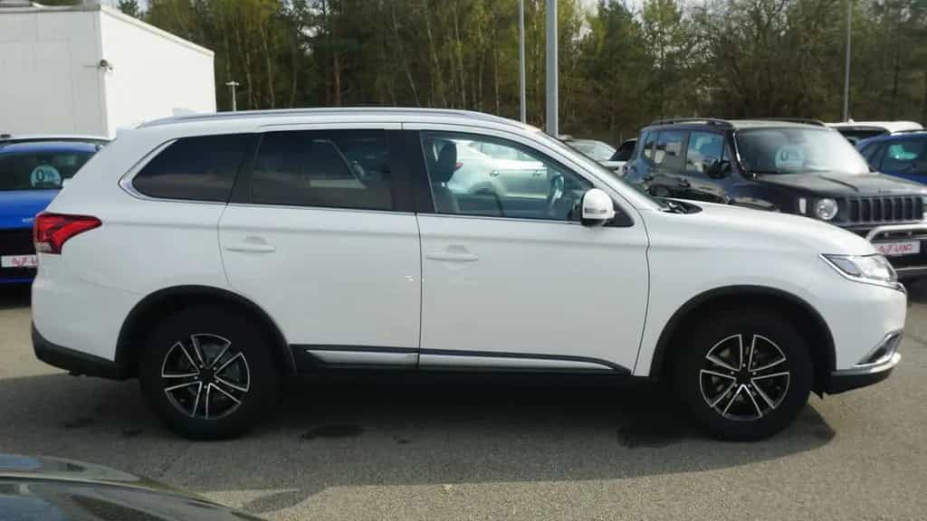 Mitsubishi Outlander 2.0 2WD Kamera Tempomat Sitzheizung 05/2018-photo-6