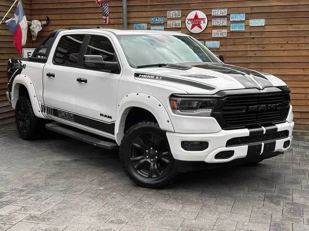 Dodge RAM 1500 Laramie 5,7L 4x4 AHK 12´´ Navi Bügel 03/2021-photo-1