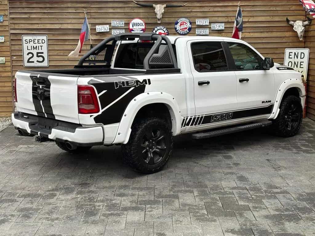 Dodge RAM 1500 Laramie 5,7L 4x4 AHK 12´´ Navi Bügel 03/2021-photo-15