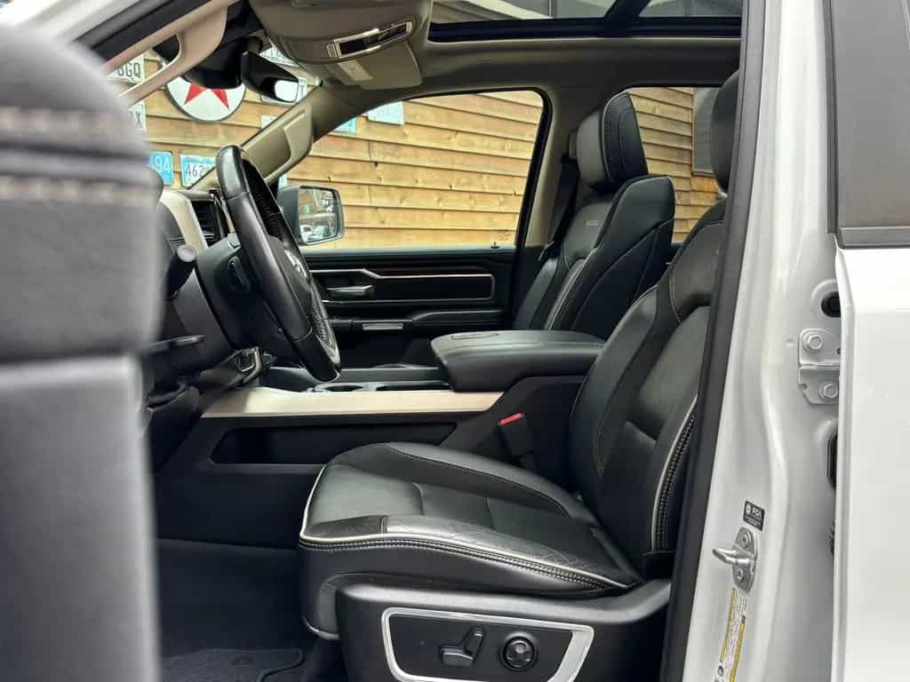 Dodge RAM 1500 Laramie 5,7L 4x4 AHK 12´´ Navi Bügel 03/2021-photo-18