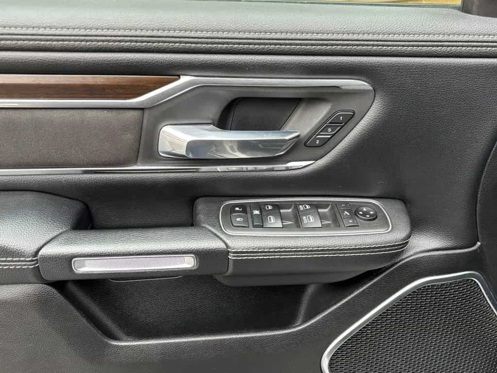 Dodge RAM 1500 Laramie 5,7L 4x4 AHK 12´´ Navi Bügel 03/2021-photo-19