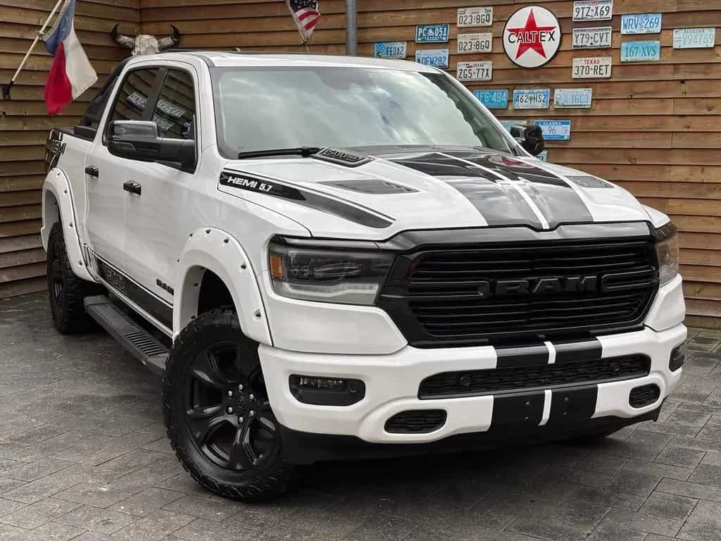 Dodge RAM 1500 Laramie 5,7L 4x4 AHK 12´´ Navi Bügel 03/2021-photo-2