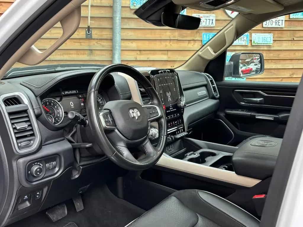 Dodge RAM 1500 Laramie 5,7L 4x4 AHK 12´´ Navi Bügel 03/2021-photo-20