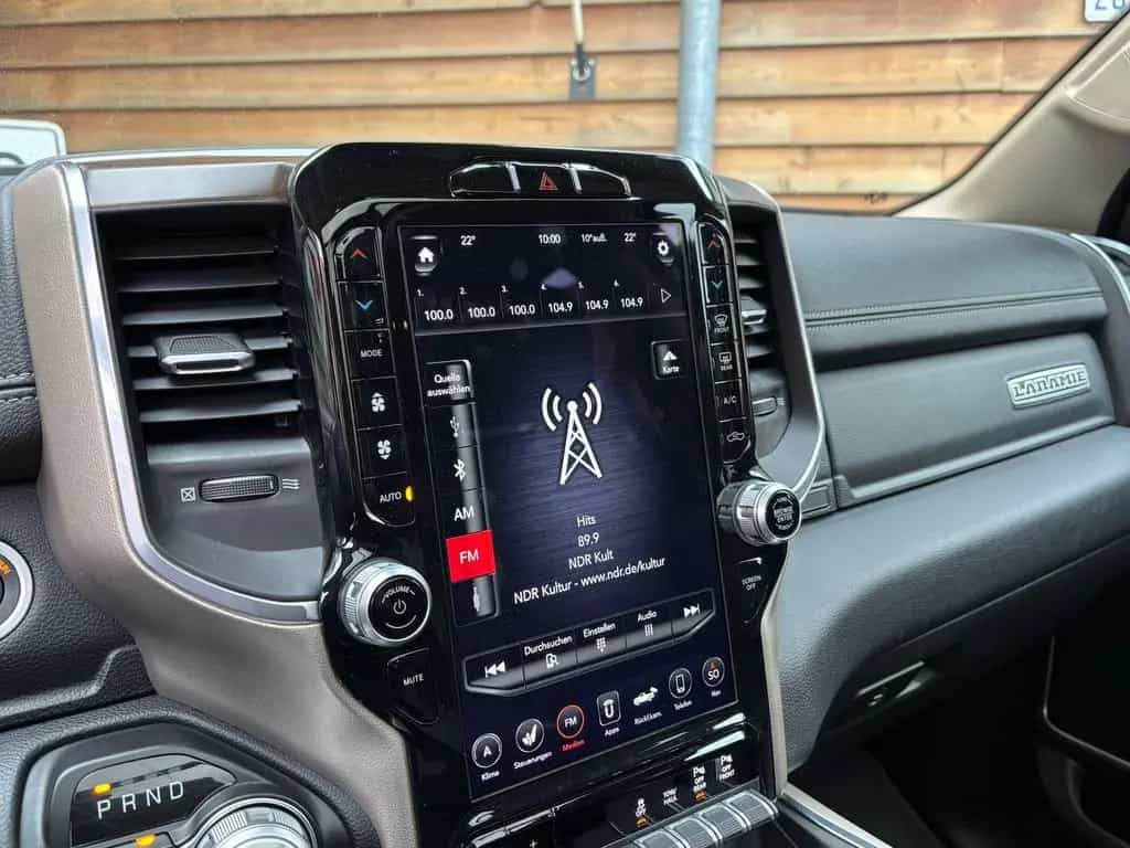 Dodge RAM 1500 Laramie 5,7L 4x4 AHK 12´´ Navi Bügel 03/2021-photo-23