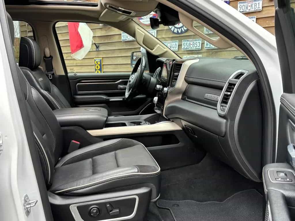 Dodge RAM 1500 Laramie 5,7L 4x4 AHK 12´´ Navi Bügel 03/2021-photo-27