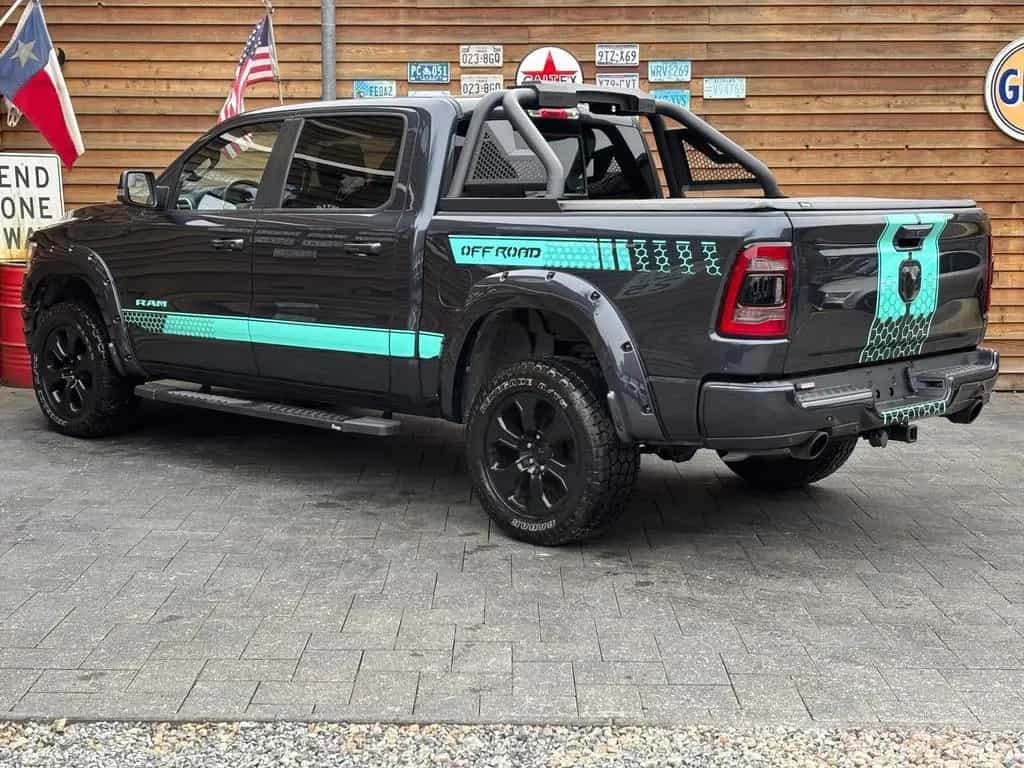 Dodge RAM 1500 Laramie 5.7L PANO 4x4 AHK 02/2023-photo-11