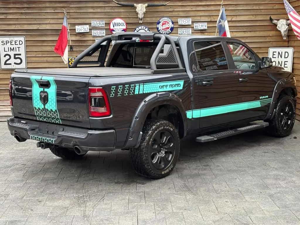 Dodge RAM 1500 Laramie 5.7L PANO 4x4 AHK 02/2023-photo-15