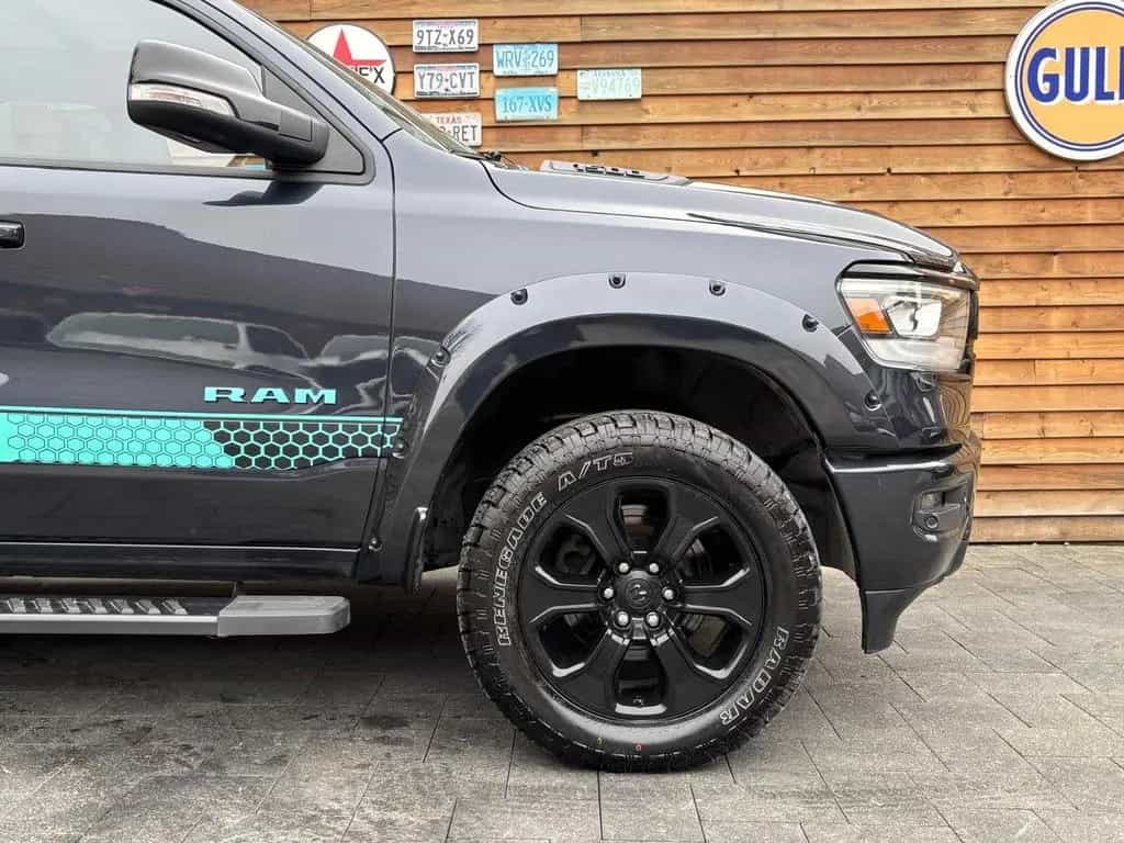 Dodge RAM 1500 Laramie 5.7L PANO 4x4 AHK 02/2023-photo-17