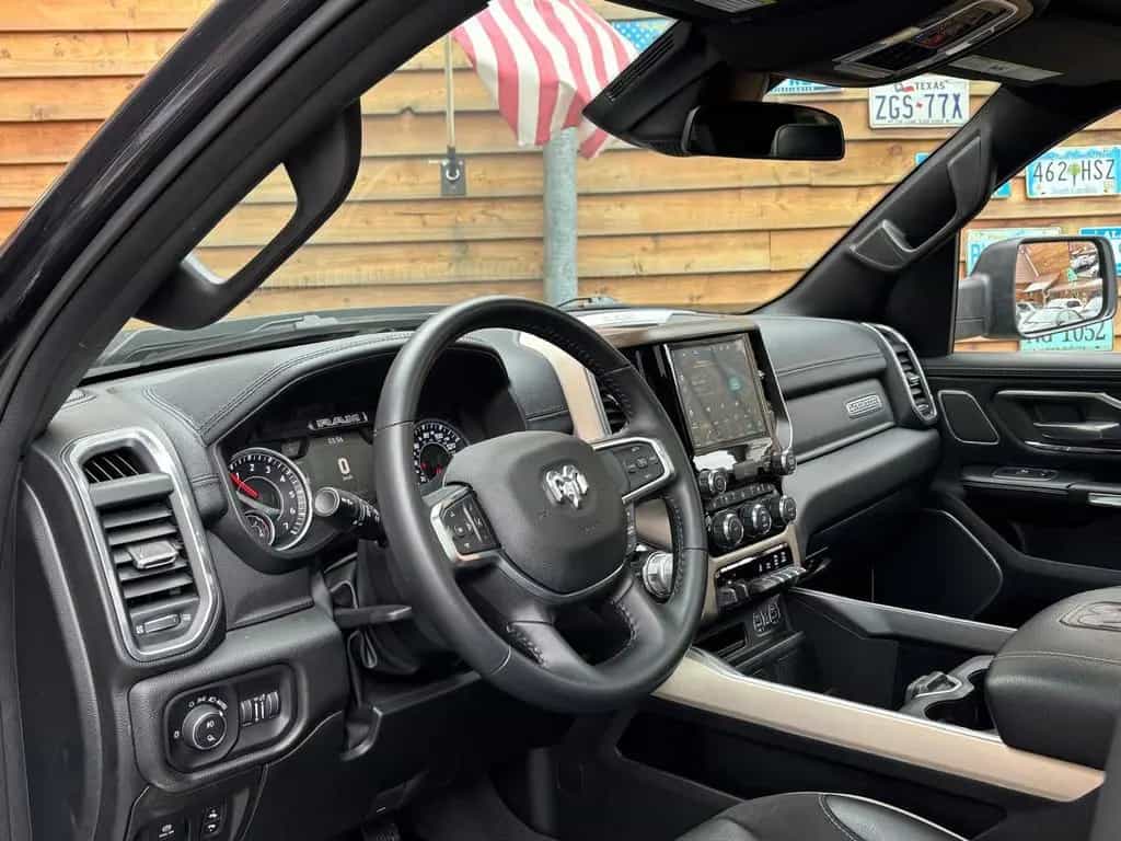 Dodge RAM 1500 Laramie 5.7L PANO 4x4 AHK 02/2023-photo-19