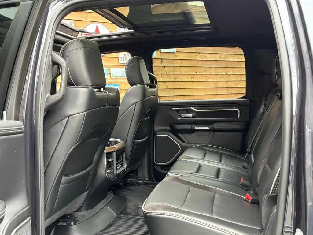 Dodge RAM 1500 Laramie 5.7L PANO 4x4 AHK 02/2023-photo-24