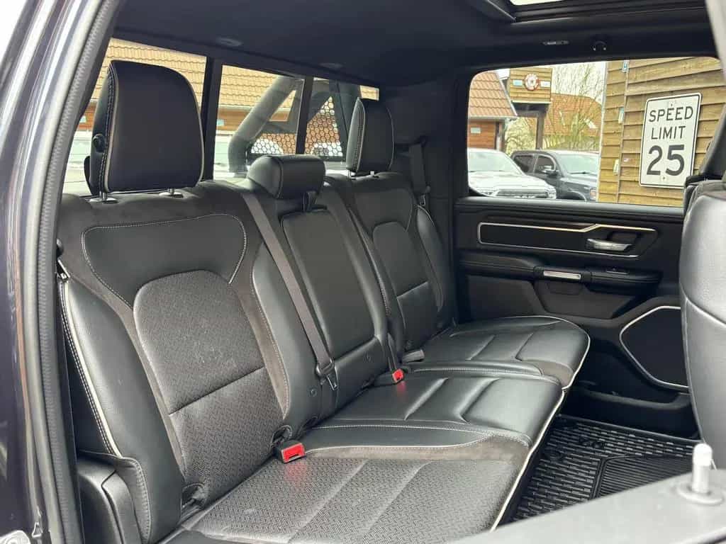 Dodge RAM 1500 Laramie 5.7L PANO 4x4 AHK 02/2023-photo-25