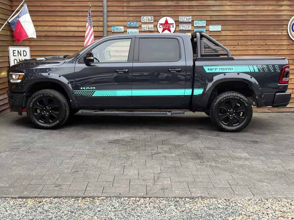 Dodge RAM 1500 Laramie 5.7L PANO 4x4 AHK 02/2023-photo-8
