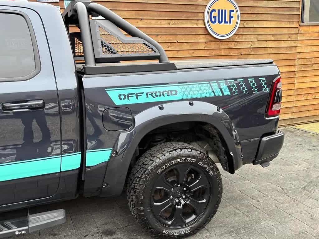 Dodge RAM 1500 Laramie 5.7L PANO 4x4 AHK 02/2023-photo-9