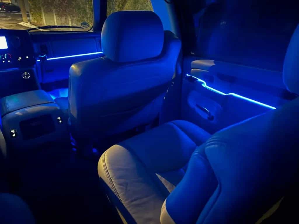 Cadillac Escalade 2005 | Schwarz | 6.0 V8 | Scheckheft 10/2005-photo-13