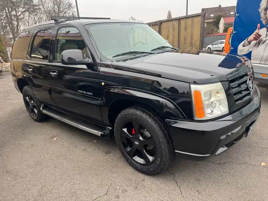 Cadillac Escalade 2005 | Schwarz | 6.0 V8 | Scheckheft 10/2005-photo-2